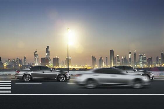 LS 600h 2012