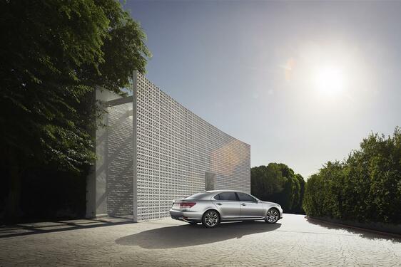LS 600h 2012