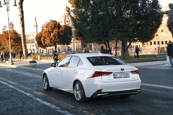 Sprawdzono: Lexus IS przyciąga wzrok