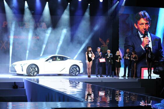 Lexus LC500 autem XXV-lecia Playboya