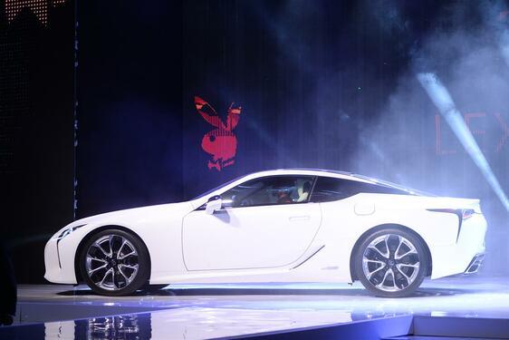 Lexus LC500 autem XXV-lecia Playboya