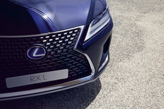 7 NIESAMOWITYCH CECH LEXUSA RX 2020