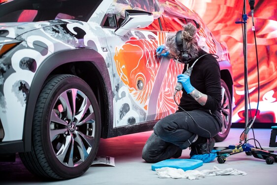 LEXUS ZAPREZENTOWAŁ PIERWSZY WYTATUOWANY SAMOCHÓD