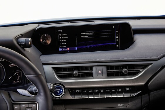 UX 300e
