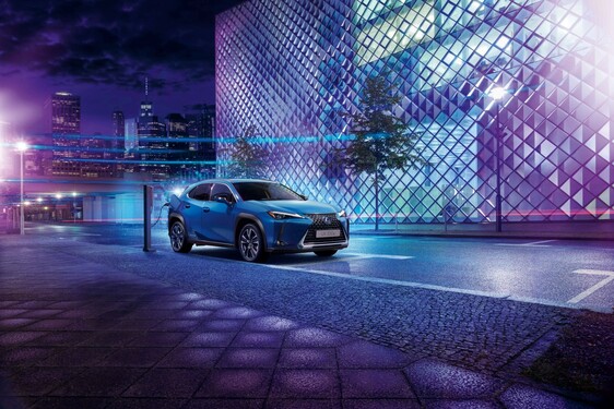 UX 300e – LUKSUSOWY CROSSOVER O ATRAKCYJNEJ STYLISTYCE WPROWADZA LEXUSA W ERĘ PEŁNEJ ELEKTRYFIKACJI