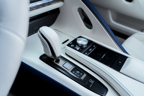 LEXUS LC CONVERTIBLE REGATTA EDITION 