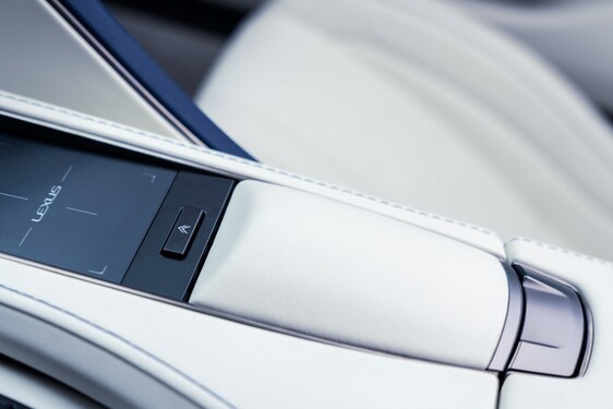 LEXUS LC CONVERTIBLE REGATTA EDITION 