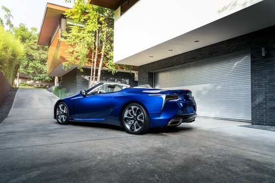 LEXUS LC CONVERTIBLE REGATTA EDITION 