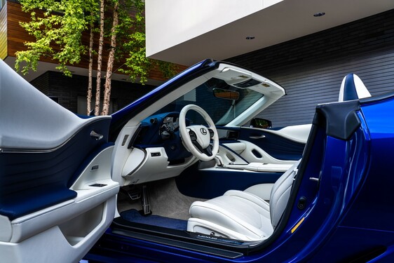 LEXUS LC CONVERTIBLE REGATTA EDITION 