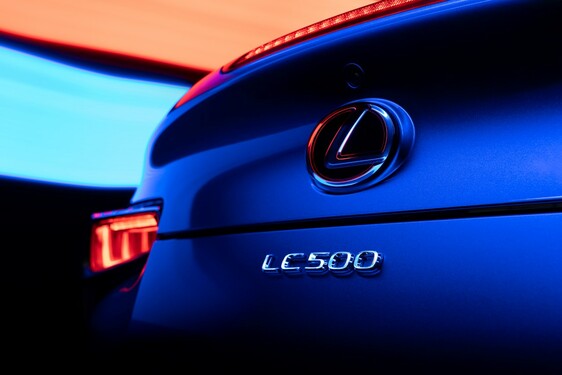 LEXUS LC CONVERTIBLE REGATTA EDITION 