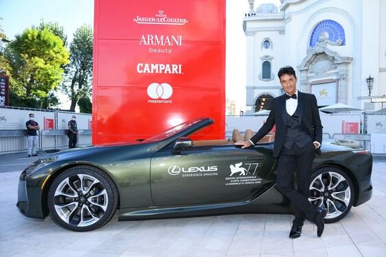 LEXUS PO RAZ CZWARTY OFICJALNYM DOSTAWCĄ SAMOCHODÓW NA MIĘDZYNARODOWYM FESTIWALU FILMOWYM W WENECJI