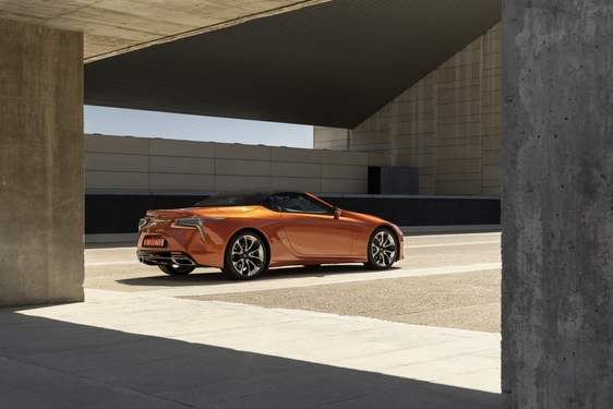 2021 LC 500 CONVERTIBLE ROADTRIP IMAGES