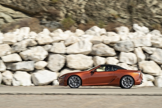 2021 LC 500 CONVERTIBLE ROADTRIP IMAGES