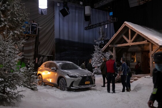LEXUS NX RAZEM Z GWIAZDAMI KINA W NOWYM FILMIE „MOONFALL”