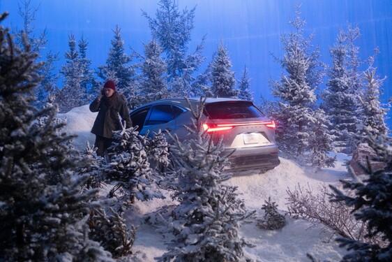LEXUS NX RAZEM Z GWIAZDAMI KINA W NOWYM FILMIE „MOONFALL”