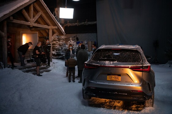 LEXUS NX RAZEM Z GWIAZDAMI KINA W NOWYM FILMIE „MOONFALL”