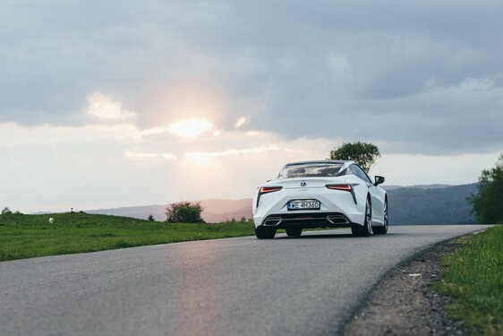 LC 500h 2022