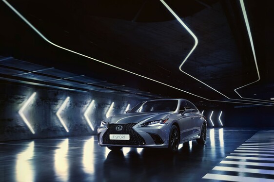 Lexus ES 2023
