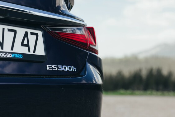 Lexus ES 2021