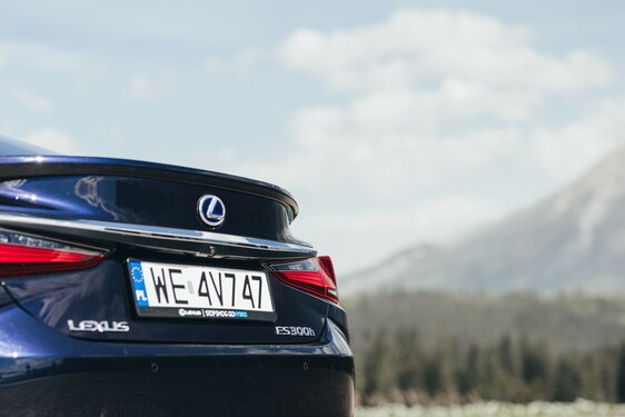 Lexus ES 2021