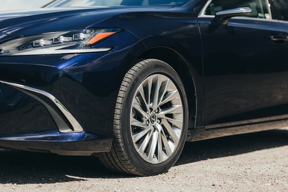 Lexus ES 2021