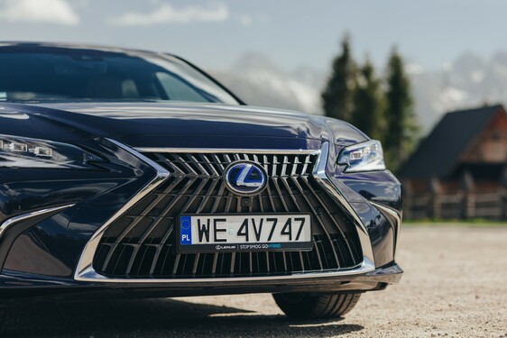 Lexus ES 2021
