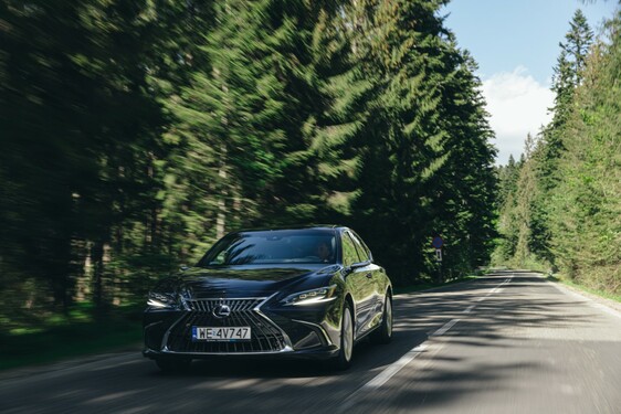 Lexus ES 2021