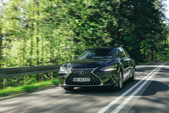 Lexus ES 2021
