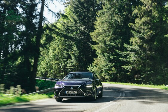 Lexus ES 2021