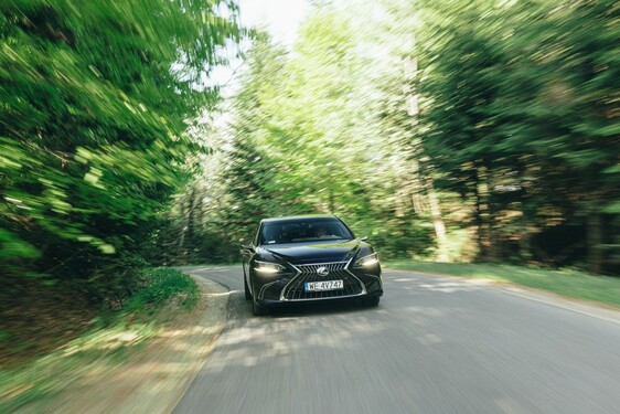 Lexus ES 2021