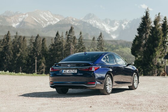Lexus ES 2021