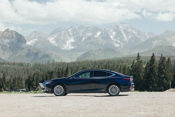 Lexus ES 2021
