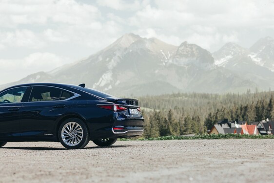 Lexus ES 2021
