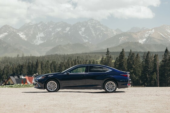 Lexus ES 2021