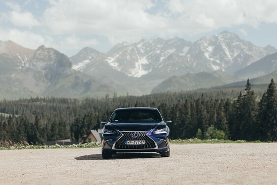 Lexus ES 2021