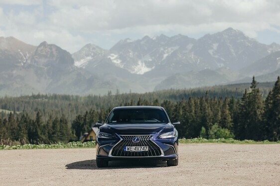 Lexus ES 2021