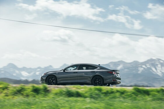 Lexus ES 2021