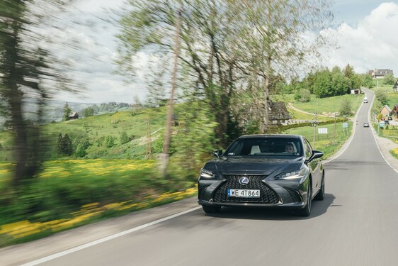 Lexus ES 2021