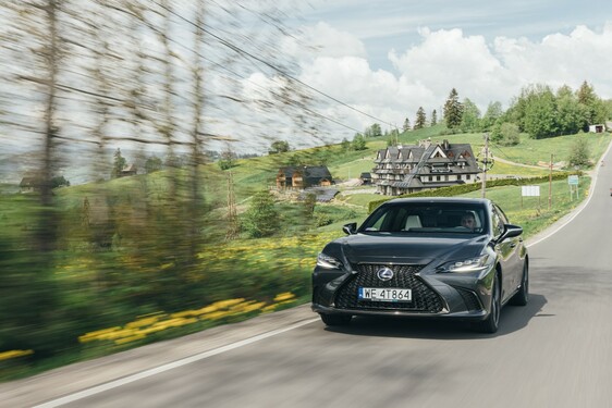 Lexus ES 2021