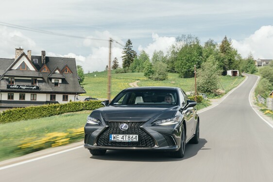 Lexus ES 2021