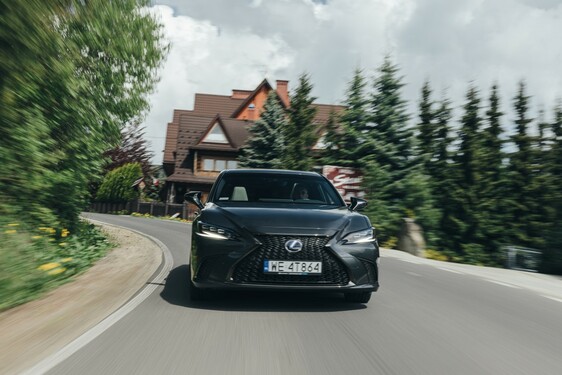 Lexus ES 2021
