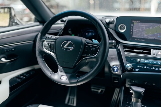 Lexus ES 2021