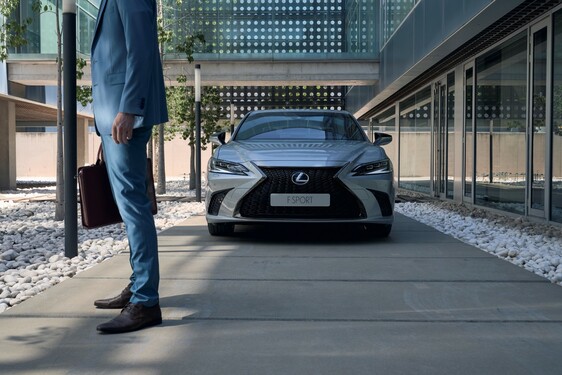 Lexus ES 2021
