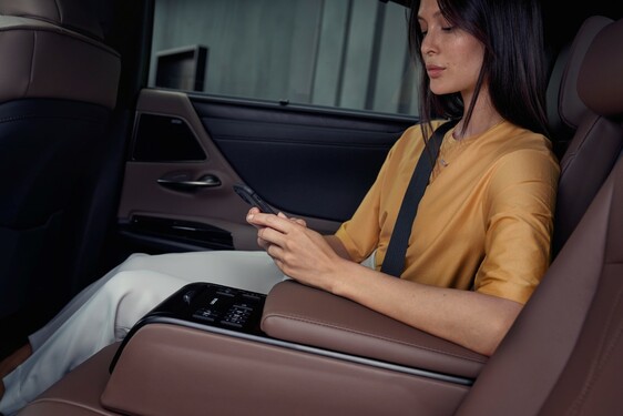 Lexus ES 2021