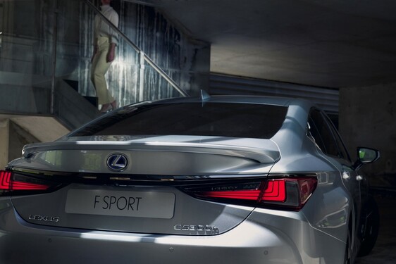 Lexus ES 2021