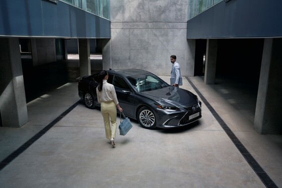 Lexus ES 2021