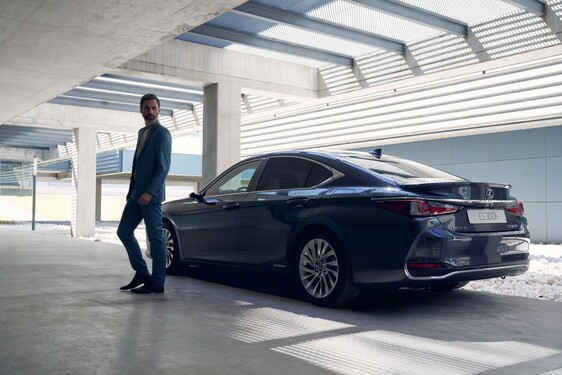Lexus ES 2021
