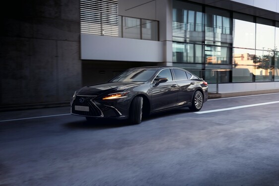 Lexus ES 2021