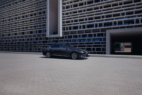 Lexus ES 2021