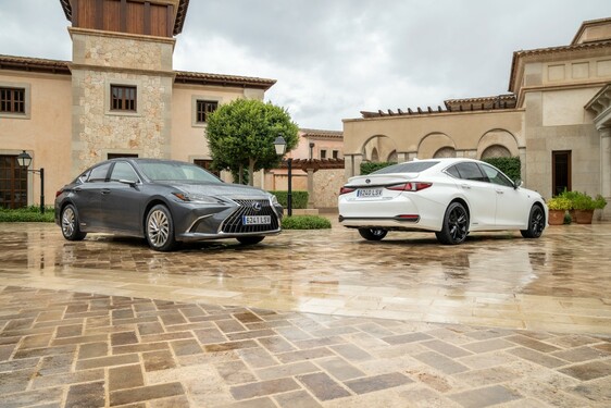 Lexus ES 2021